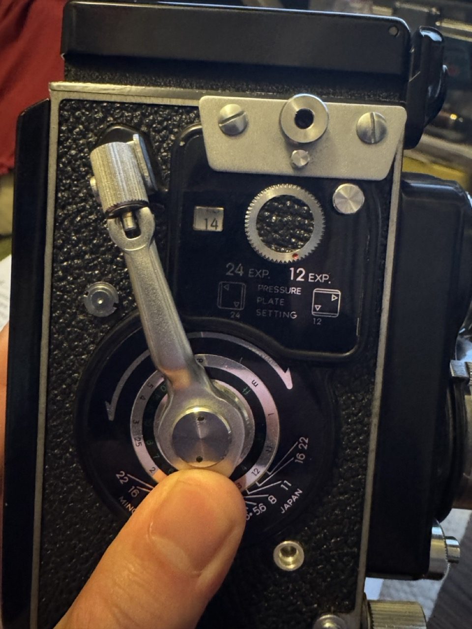 这台Minolta Autocord也出问题了